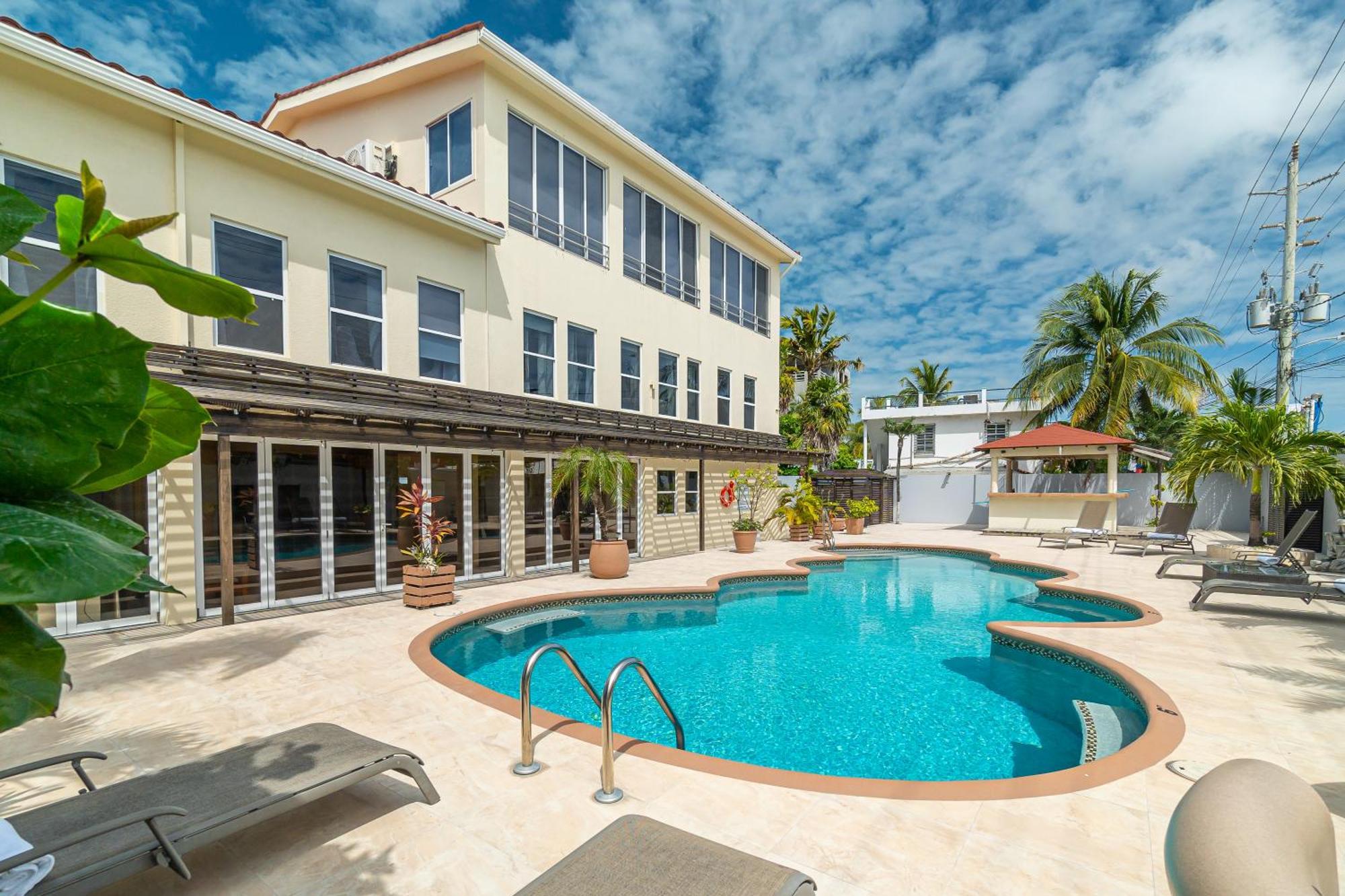 Sea Horizon Hotel San Pedro  Exterior photo